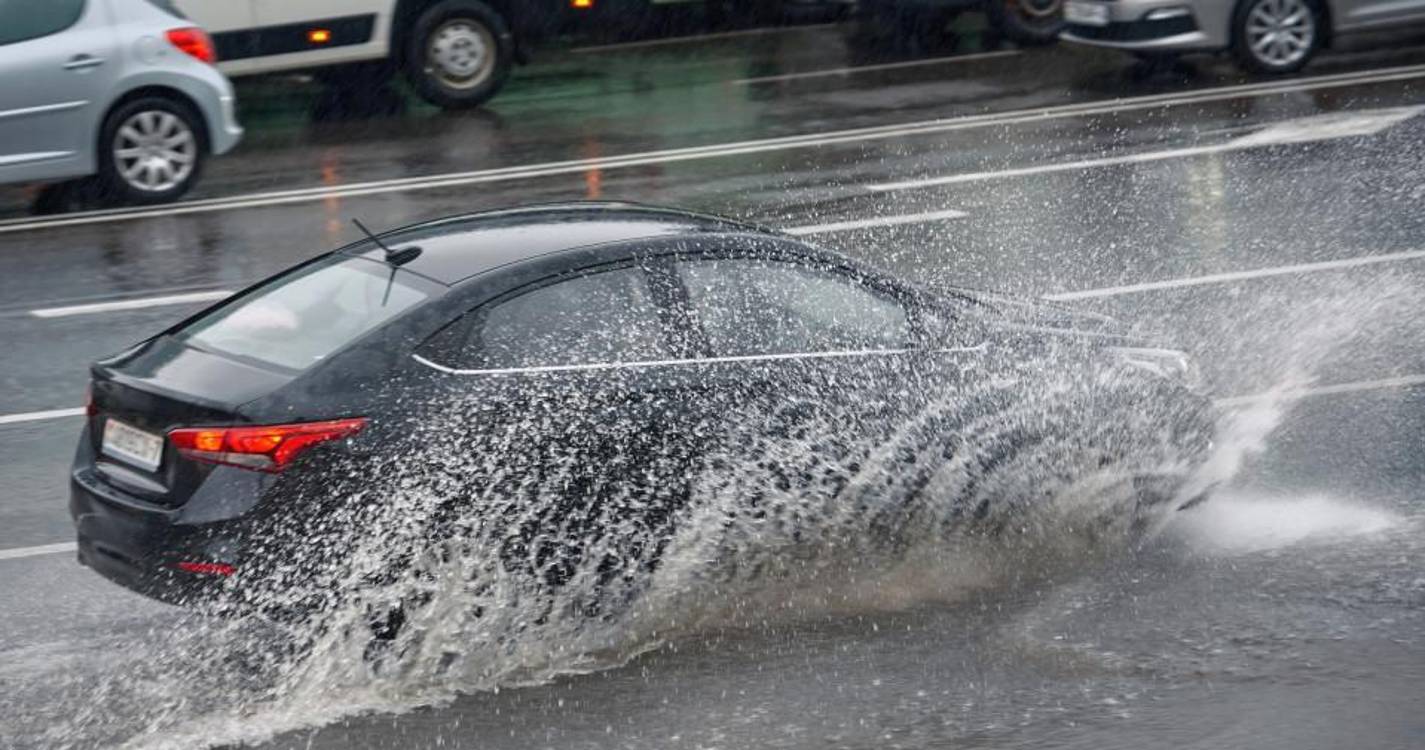Conduzir em Portugal, do calor sufocante às chuvas torrenciais