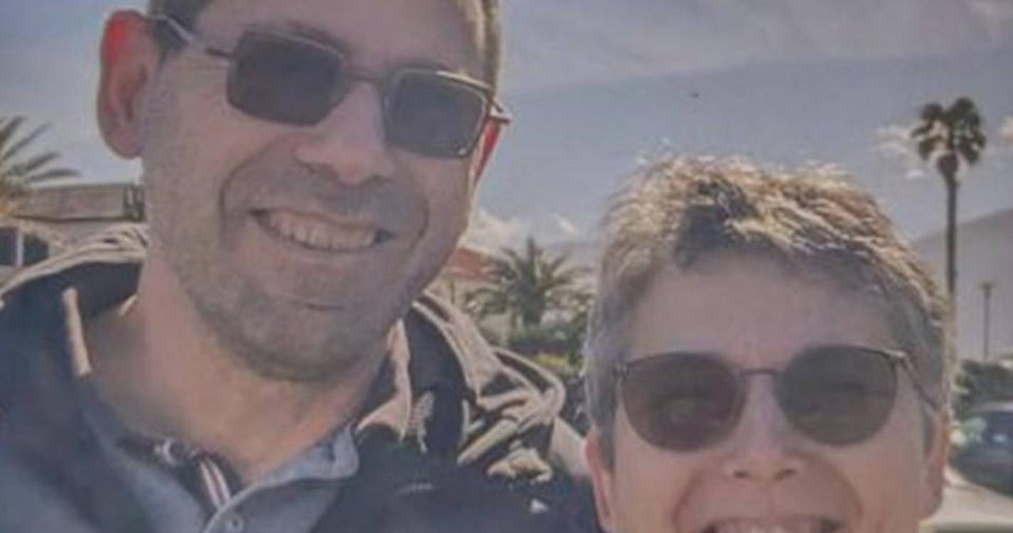 Corpos encontrados em São Vicente estavam a 20 metros de distância um do outro. PSP suspeita que tenham caído