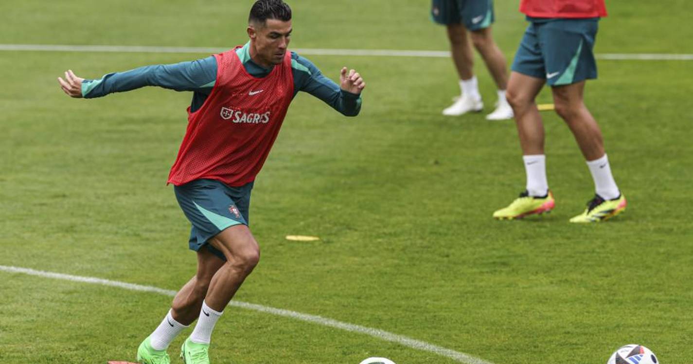 Euro2024: Primeiro treino de Portugal em Marienfeld com todos e com chuva e vento