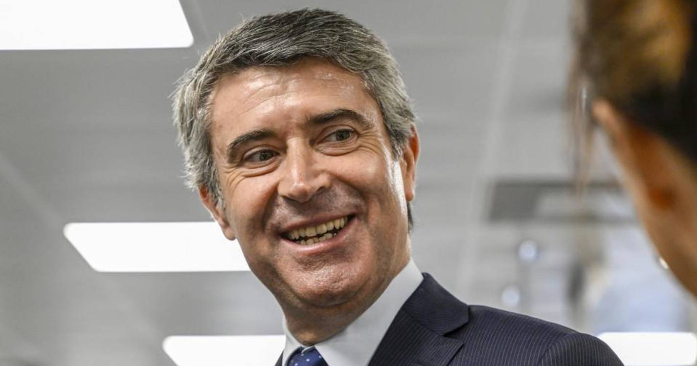 PS: Carneiro vota e critica divulgação de resultados parciais