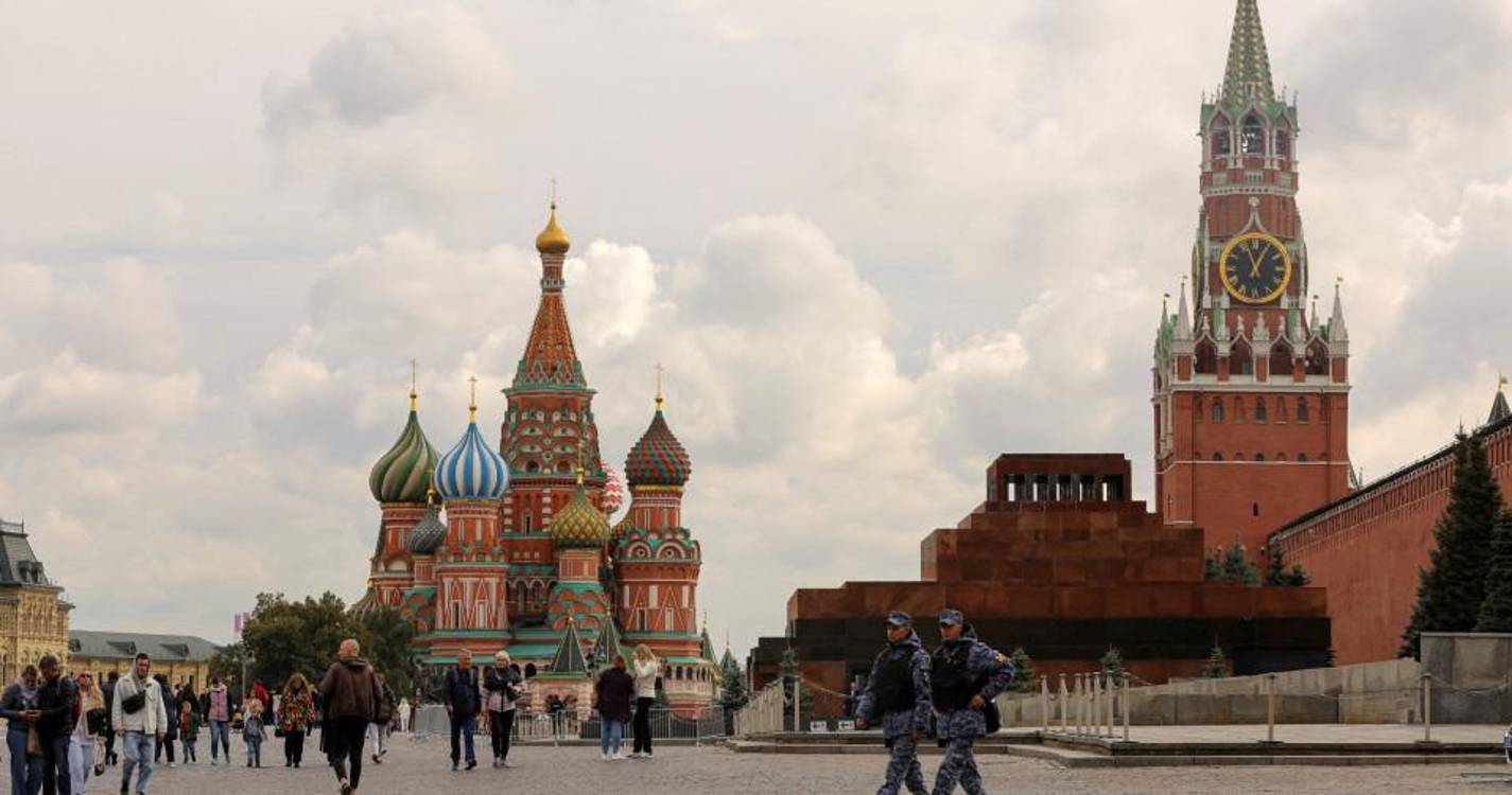 Jornalistas entre detidos em ação em Moscovo que pedia regresso de soldados