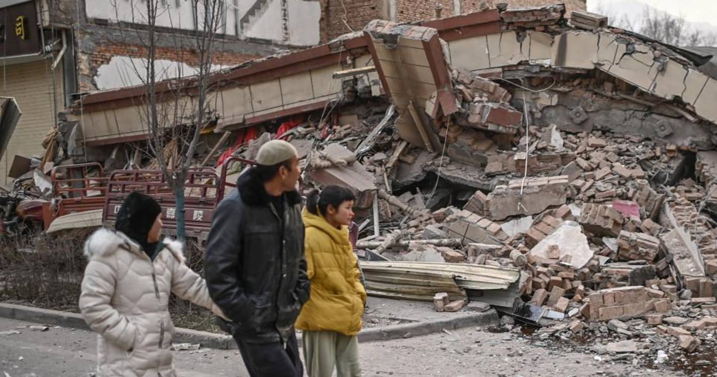 Sobe para 148 o número de mortos após sismo no noroeste da China