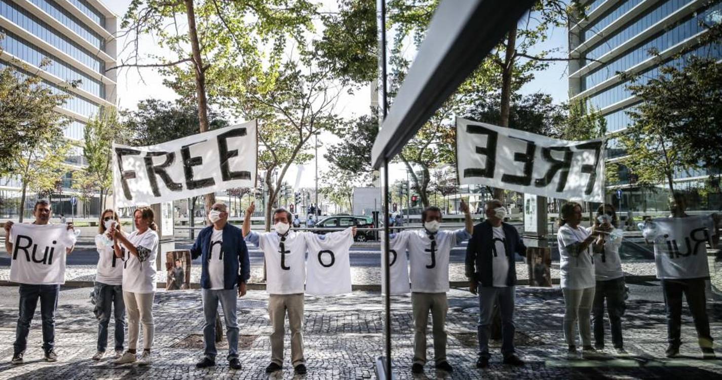 Ministério Público admite amnistia em 134 dos 377 crimes imputados a Rui Pinto