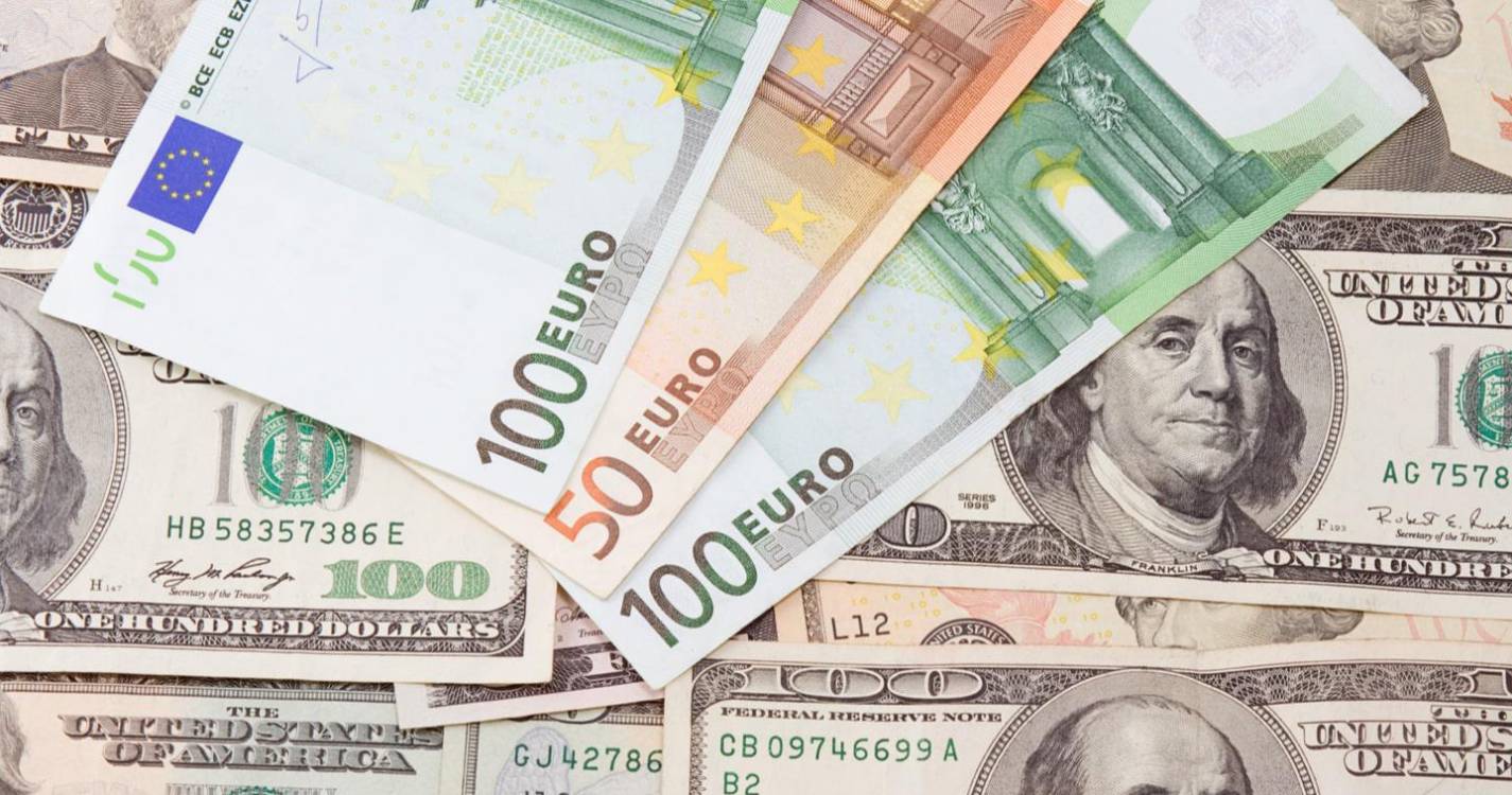 Euro cai e interrompe ciclo de quatro subidas consecutivas