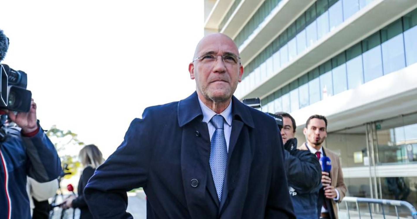 Passos diz que Montenegro tem-se desligado de si