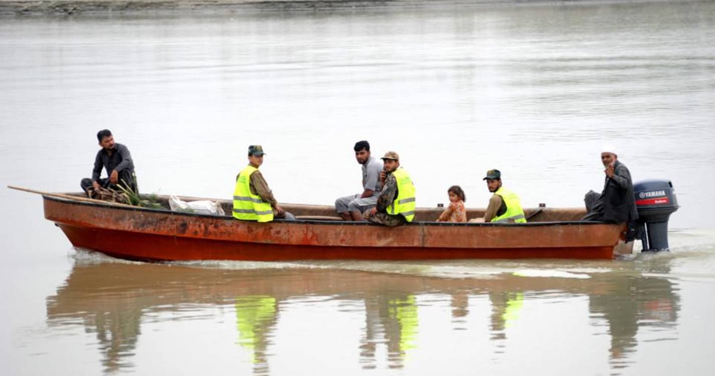 Pelo menos 38 mortos devido às fortes chuvas no Paquistão