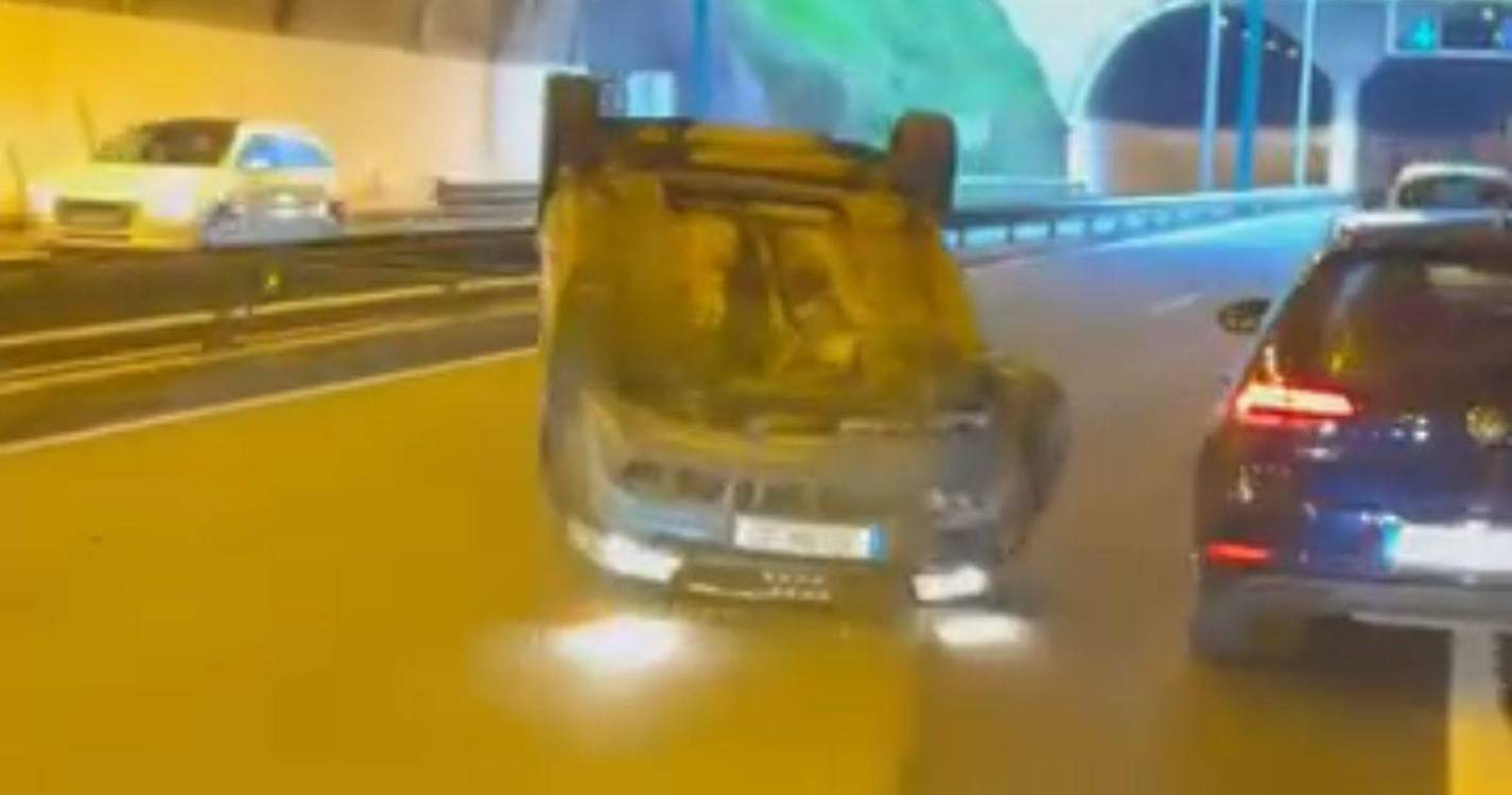 Carro capotou na via rápida em Santa Cruz (com vídeo)