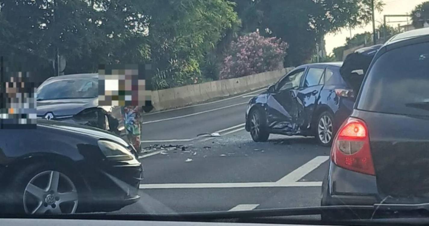 Acidente num cruzamento com a Estrada Luso-Brasileira