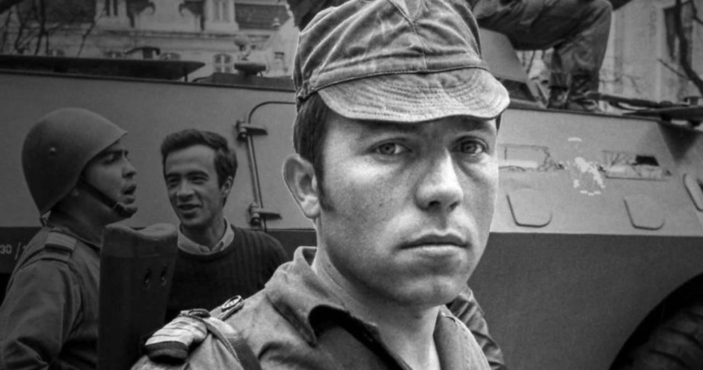 25 Abril: Ameaça a Salgueiro Maia prometia “muitas cabeças de capitães penduradas nos candeeiros”