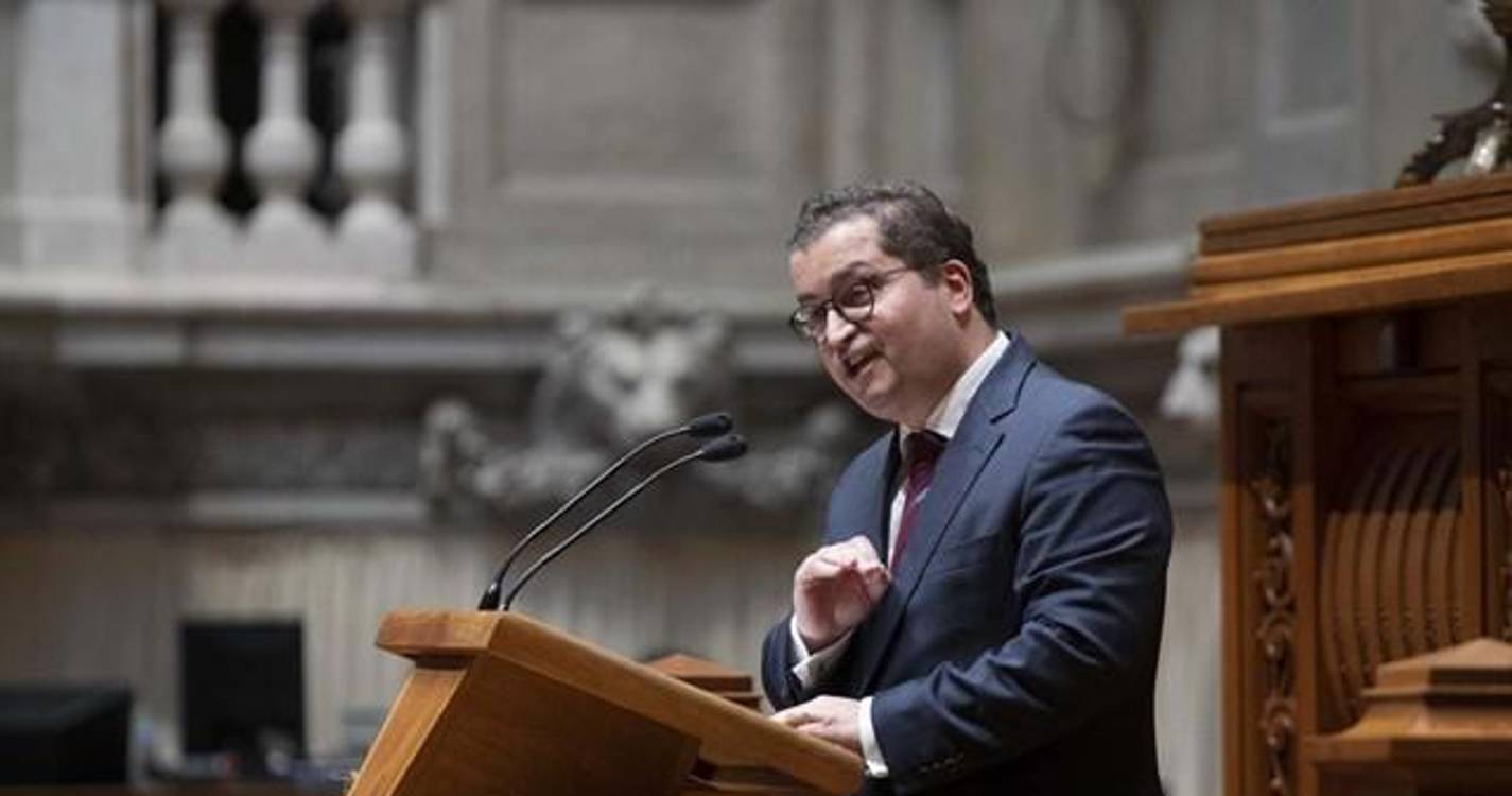 Deputados ouvem hoje Miranda Sarmento sobre descida do IRS