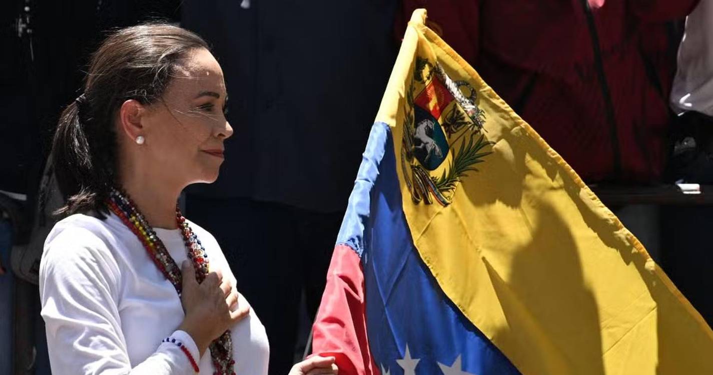 Vencedora do Nobel da Paz será considerada “fugitiva” se deixar a Venezuela para receber prémio