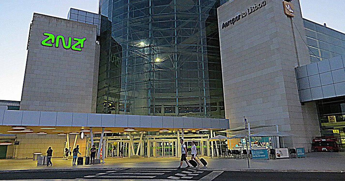 Haverá melhorias de serviço no aeroporto de Lisboa no próximo mês diz ministro