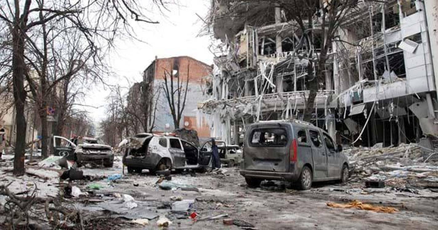 Ucrânia: Rússia ataca Kiev com mísseis durante visita de Borrell