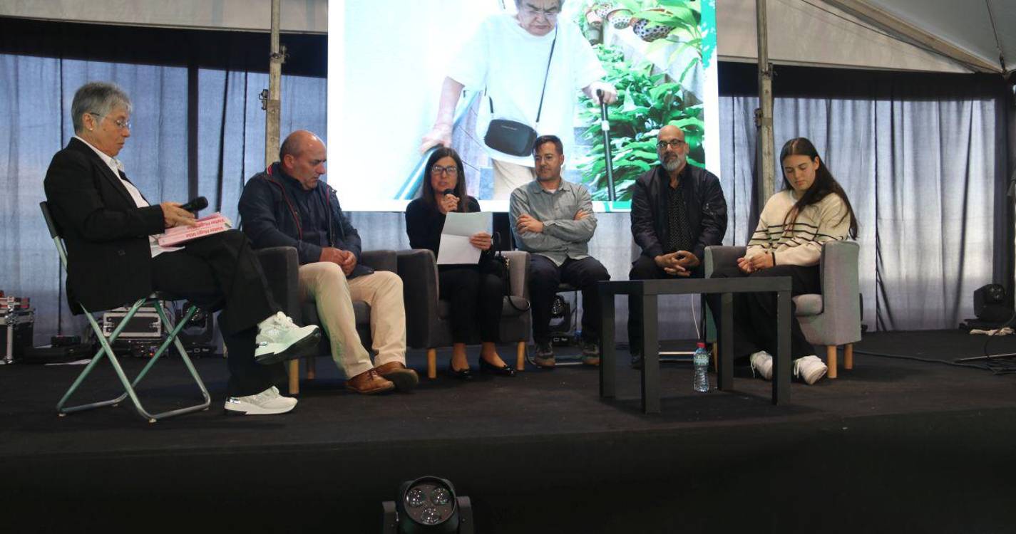 Homenagem reúne Valter Hugo Mãe e filhos de ‘Luisinha do Guerra’