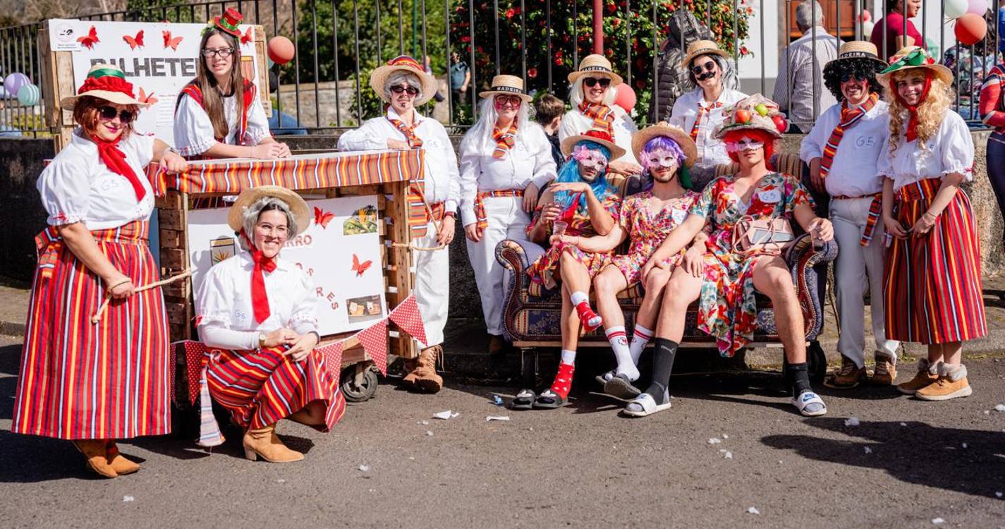 Carnaval dos Prazeres com desfile e festa dinamizada pelos locais (com fotos)