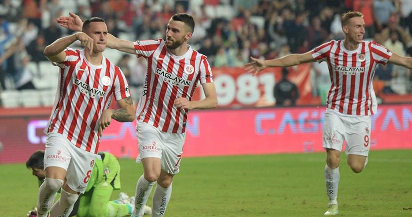 Israel: Libertado futebolista israelita preso na Turquia por incitação ao ódio