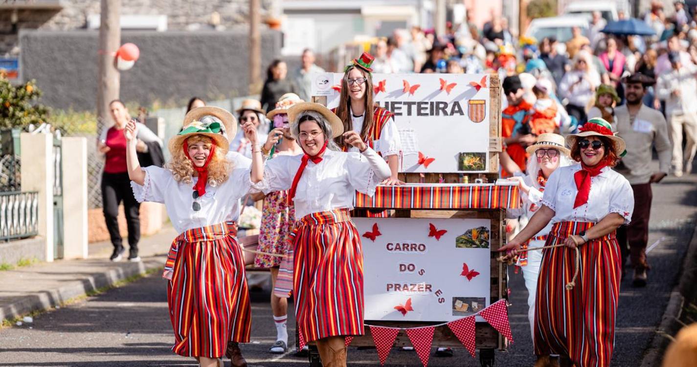 Carnaval dos Prazeres com desfile e festa dinamizada pelos locais (com fotos)