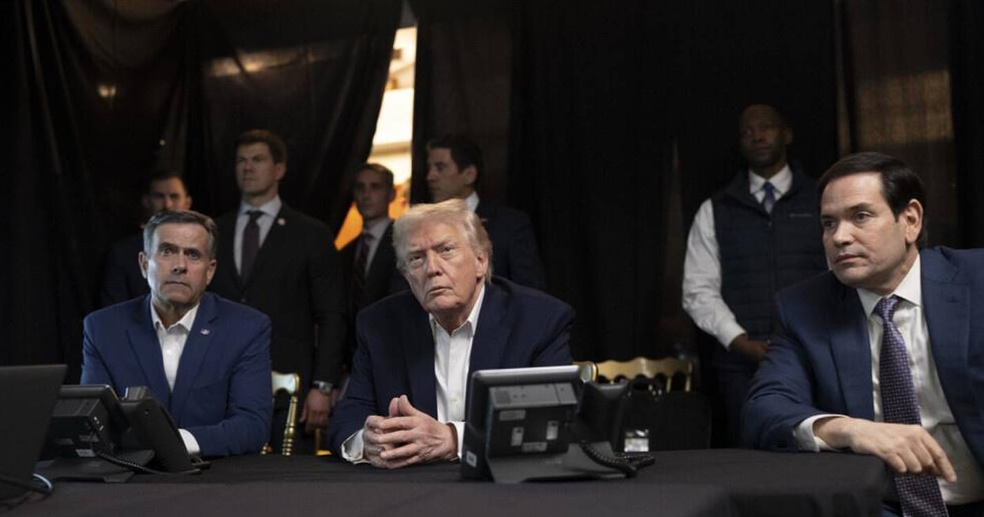 Venezuela: Trump divulga fotos da “sala de crise” improvisada em Mar-a-Lago durante captura de Maduro