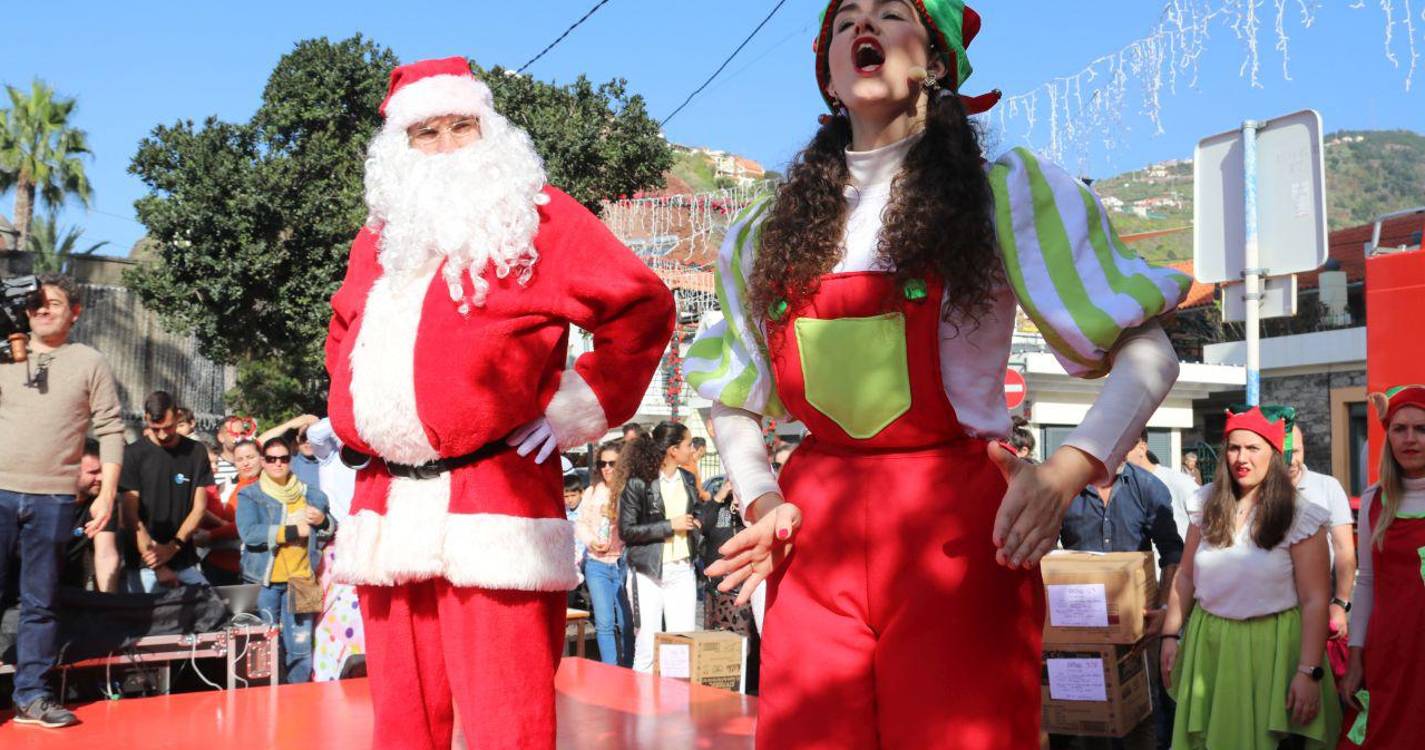 Pai Natal distribuiu prendas e alegria a dezenas de crianças na Ribeira Brava