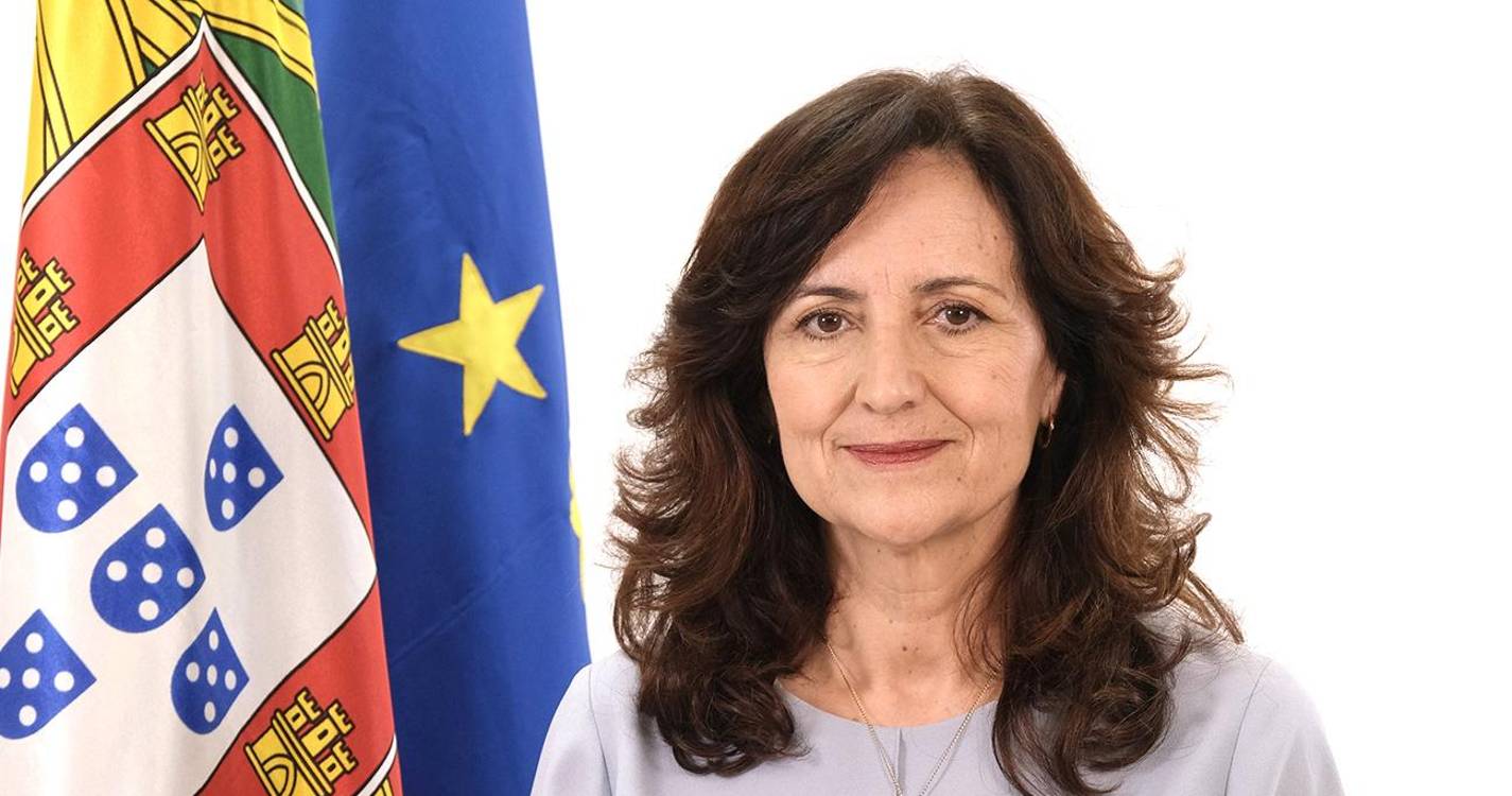 Ministra da Cultura vai ser ouvida no parlamento sobre devolução de arte a ex-colónias