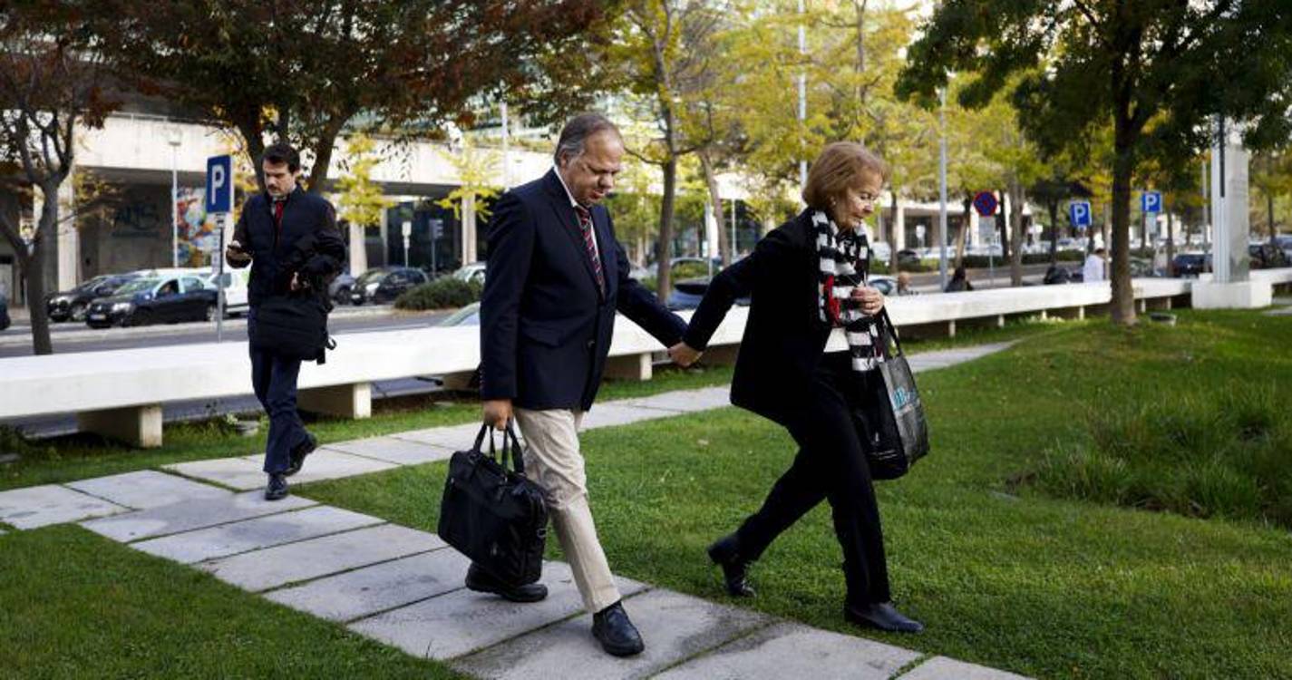 Julgamento da Operação Marquês suspenso até 4 de dezembro para Sócrates designar advogado