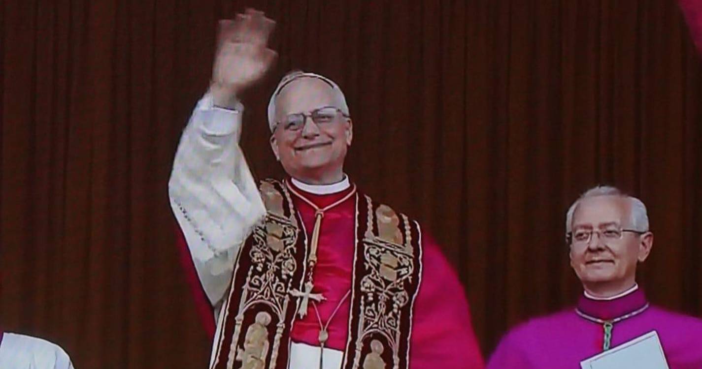 Leão XIV: “A paz esteja com todos”