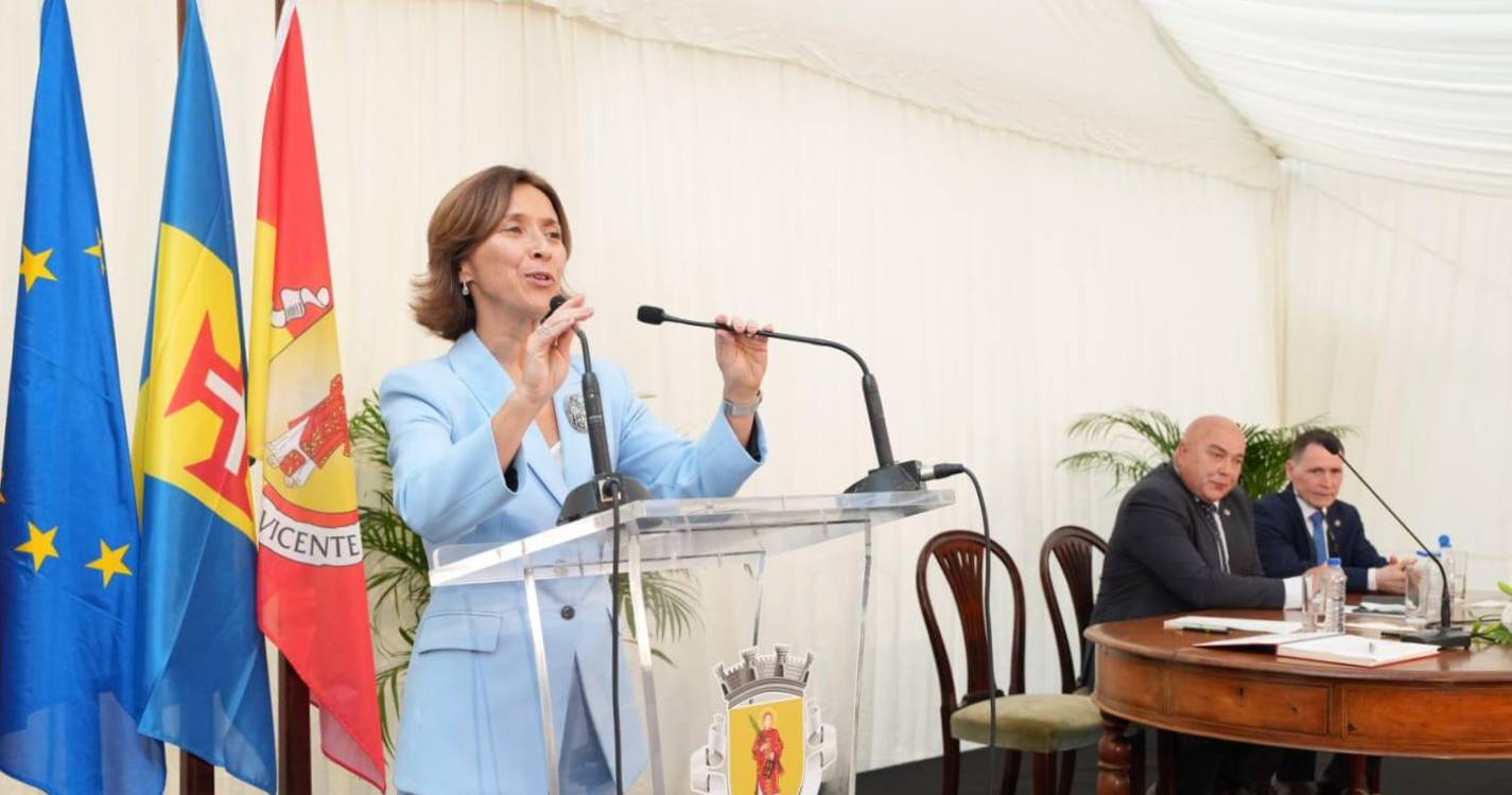Paula Margarido destaca cooperação e serviço público na tomada de posse dos órgãos autárquicos de São Vicente
