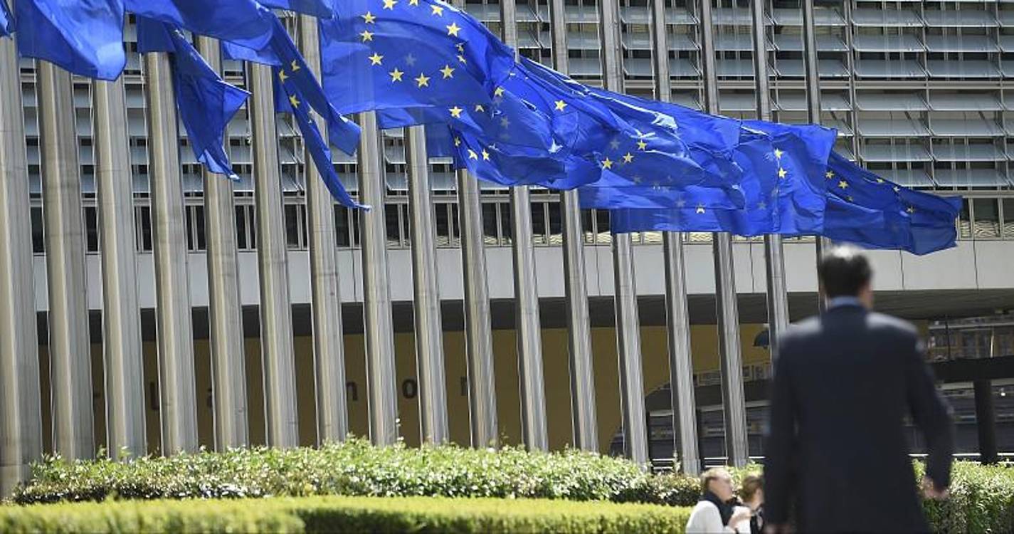 Comissão Europeia notifica Portugal para cumprir garantias em processos de menores