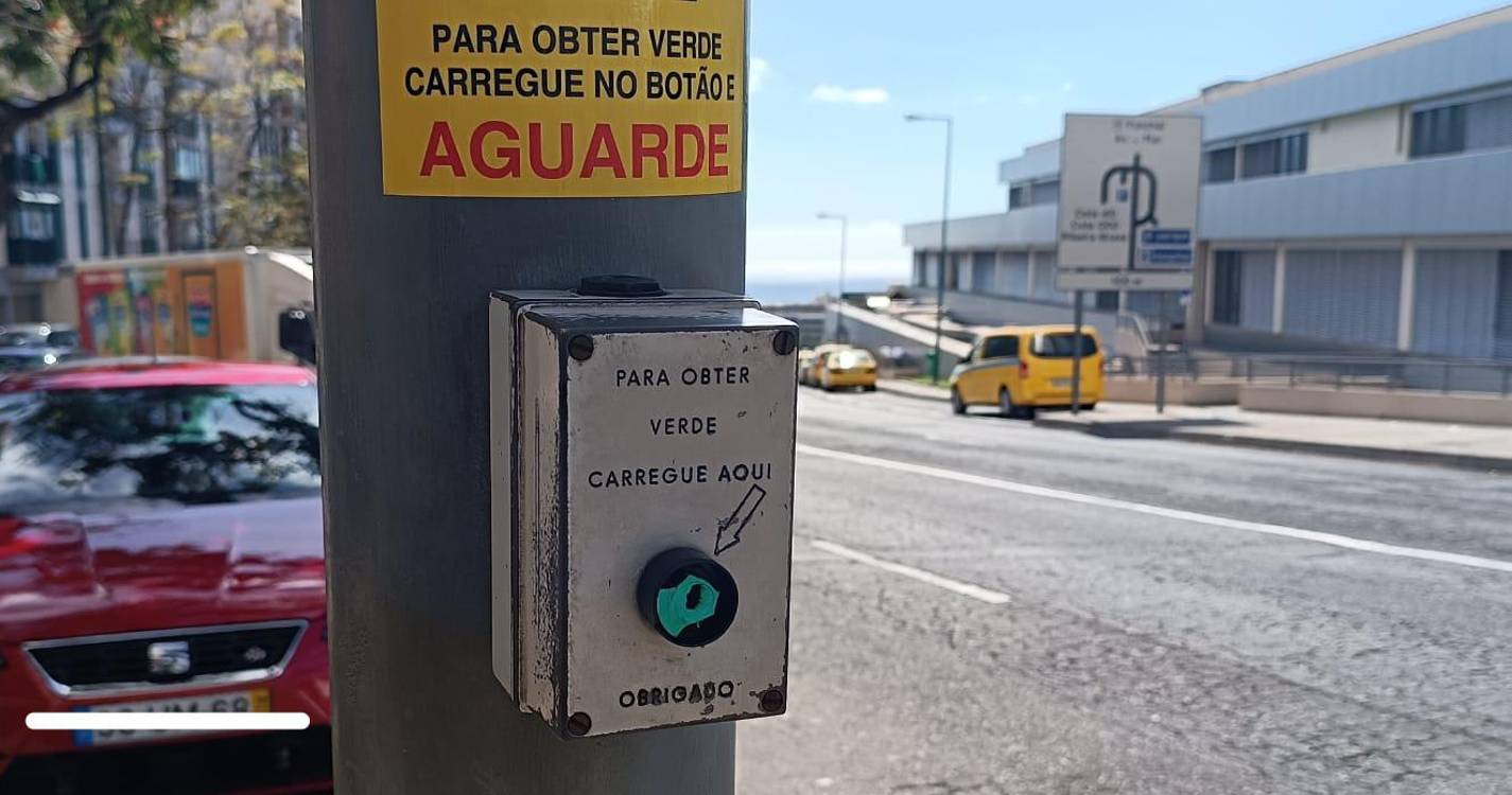 Semáforo em mau estado na avenida do hospital gera preocupação