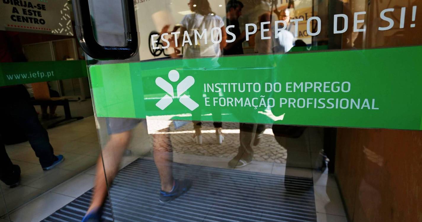 Desemprego recua para 5,9% no 2.º trimestre