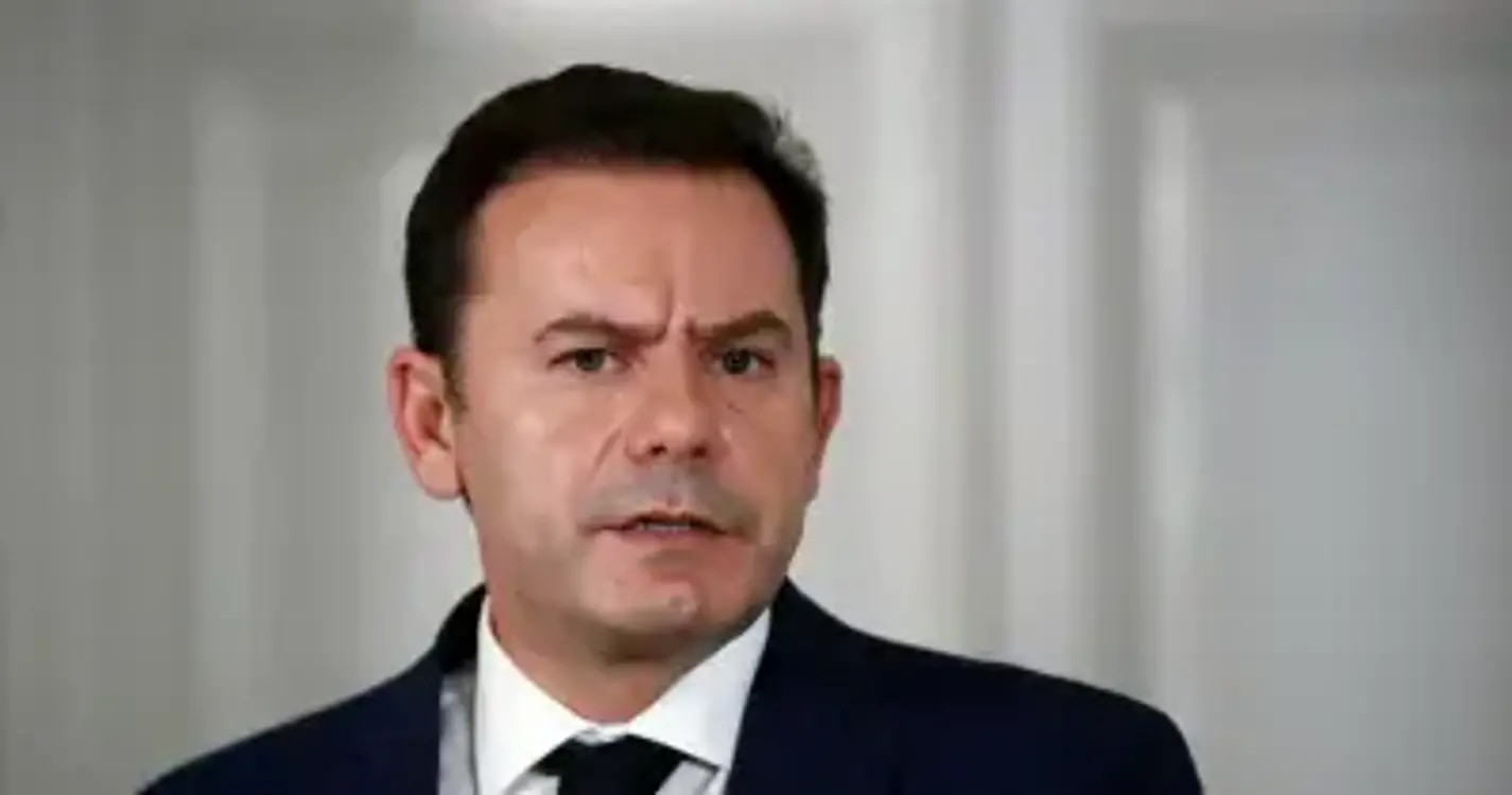 Montenegro no parlamento com debate sobre leis laborais, inflação e jornalistas