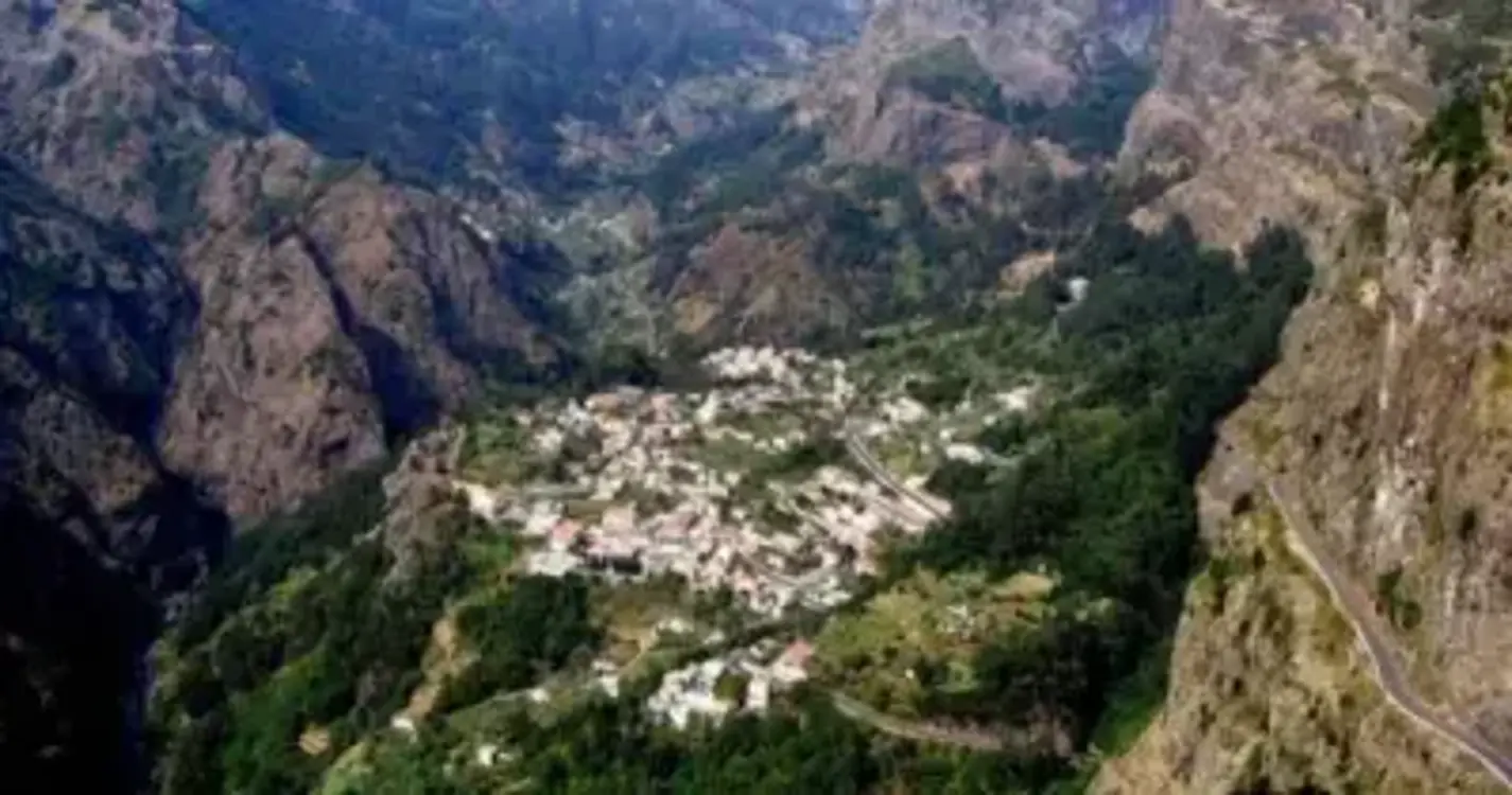 Prorrogadas medidas preventivas para áreas afetadas pela construção de teleférico no Curral