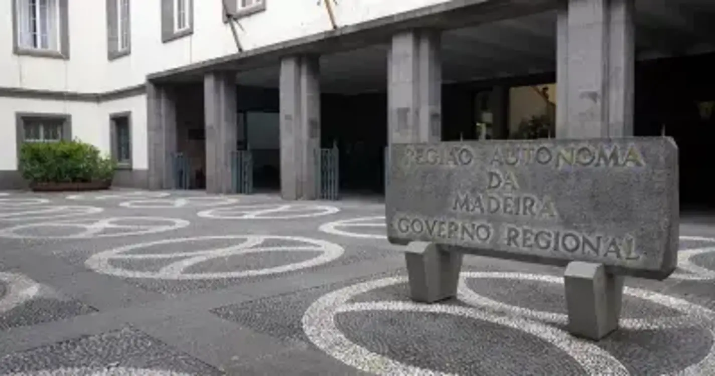 Diminuiu o número de postos de trabalho na Administração Regional da Madeira