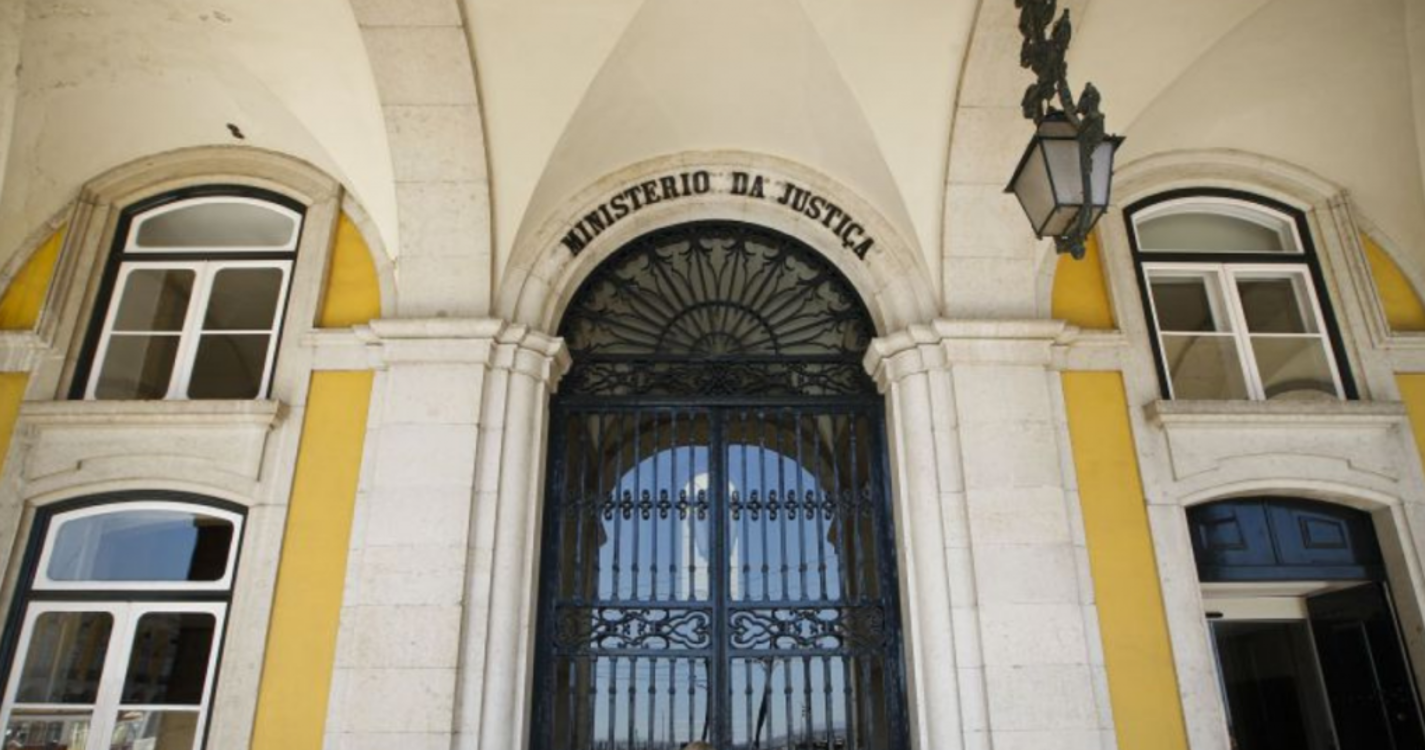 Ministério da Justiça abre concurso com 51 vagas para oficial de justiça