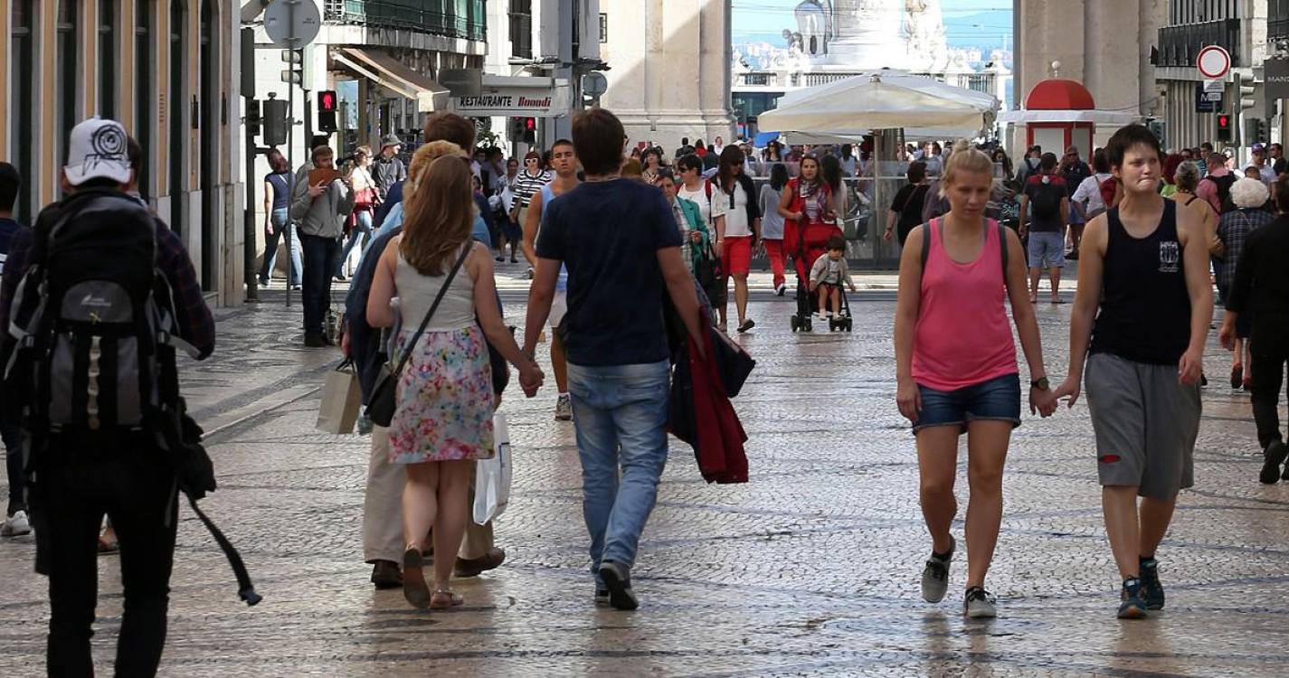 População em Portugal aumentou 0,44% em 2022 devido a componente migratória - INE