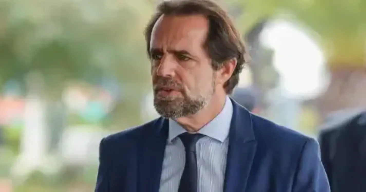 Miguel Albuquerque visita intervenção de limpeza de terrenos dos Hospital dos Marmeleiros
