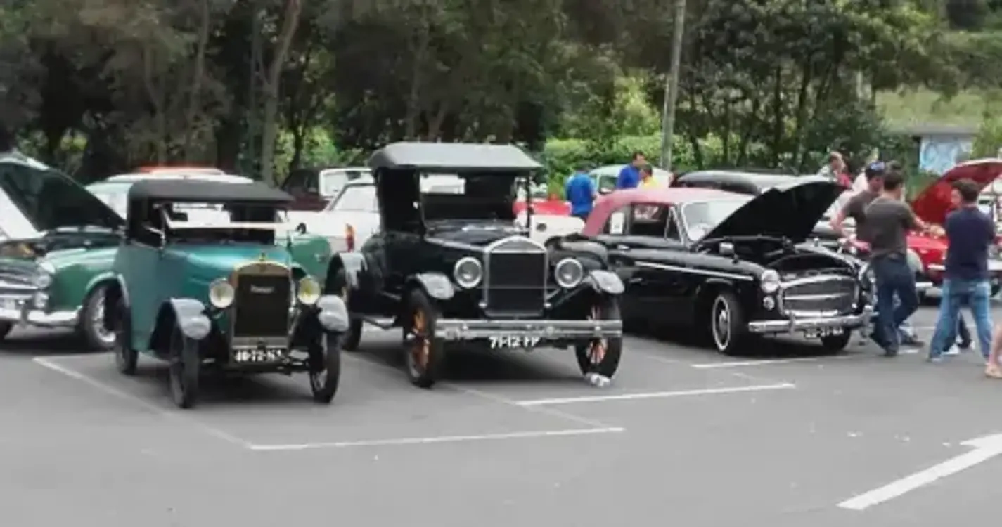 Dezenas de carros antigos no Faial no próximo domingo