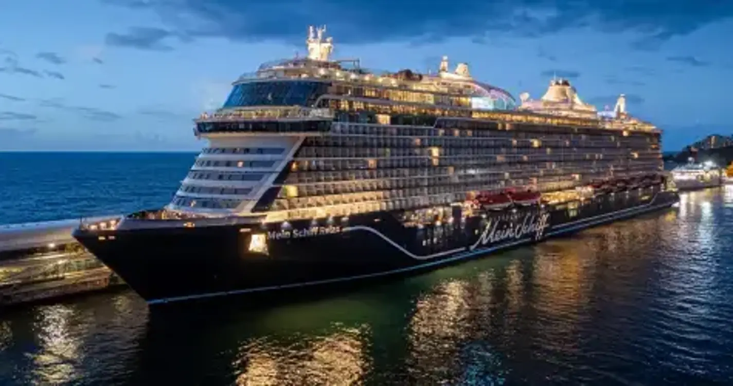 Buzinão de navio cruzeiro deixa baixa do Funchal em alerta