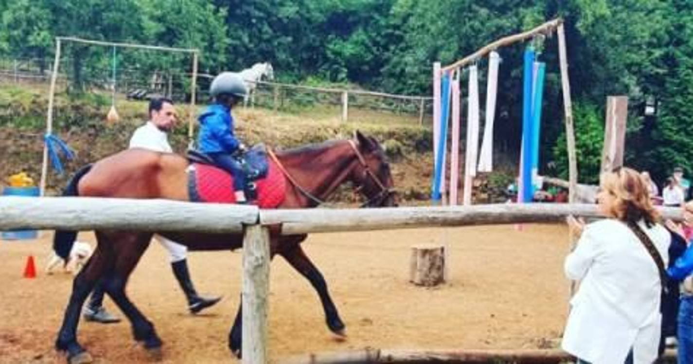 Acampamento ‘Crescer a Brincar’ promove desconexão digital para crianças