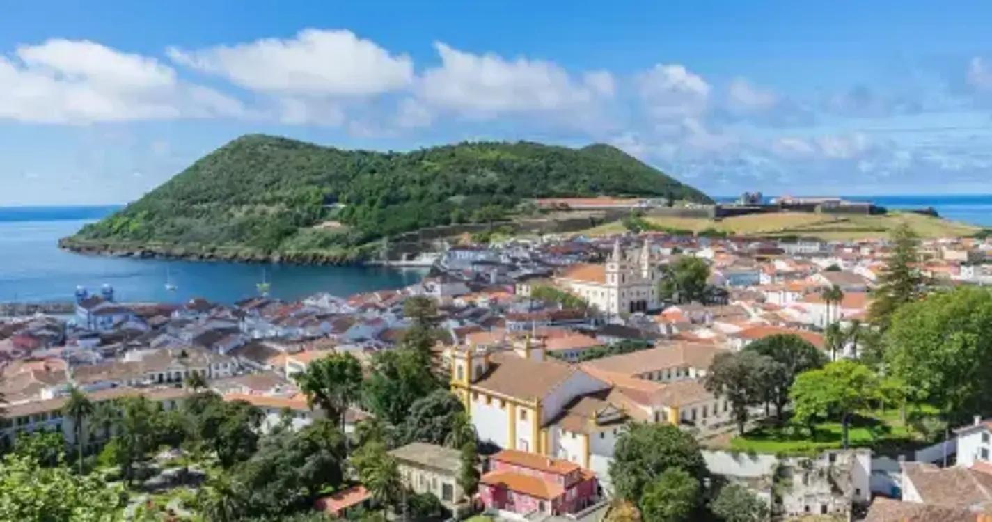 Todas as ilhas dos Açores sob aviso amarelo por previsões de chuva forte