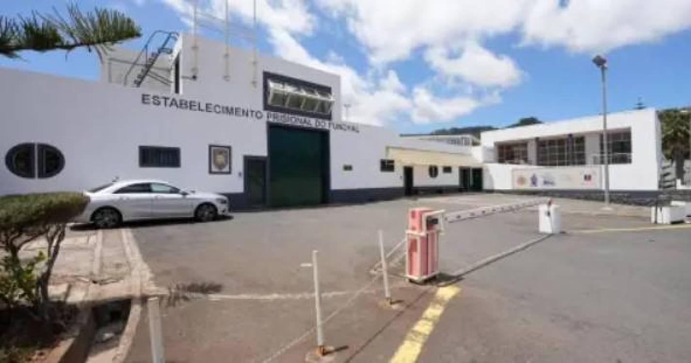 Recluso de 42 anos morre na cadeia da Cancela