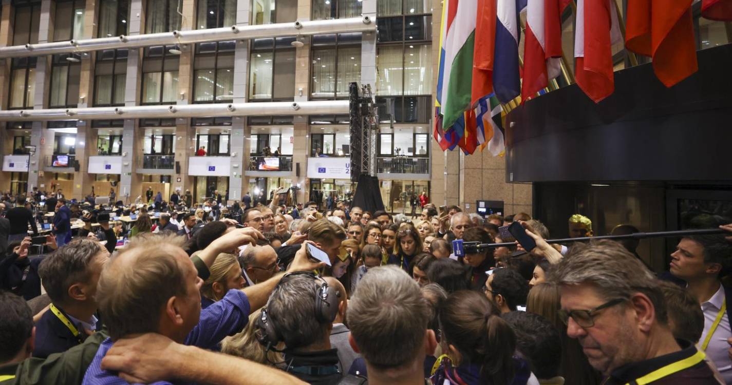 UE: Conselho Europeu termina sem acordo sobre orçamento e apoio à Ucrânia