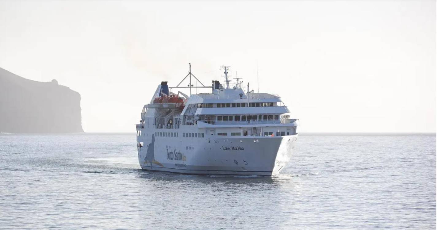 Insólito: Voo rasante de helicóptero surpreende passageiros do Lobo Marinho