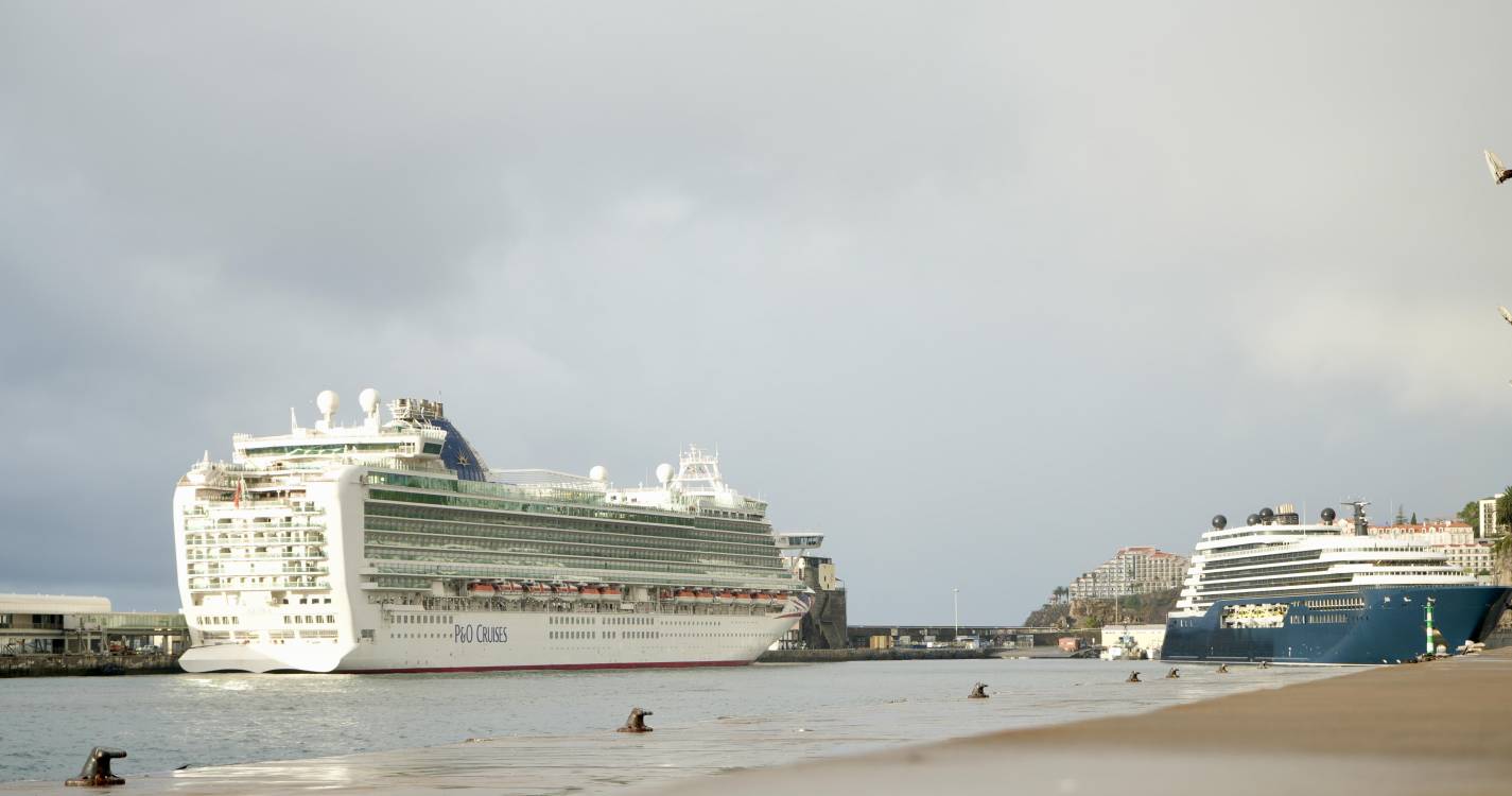 Gigante ‘Azura’ e luxuoso ‘Ilma’ no Porto do Funchal
