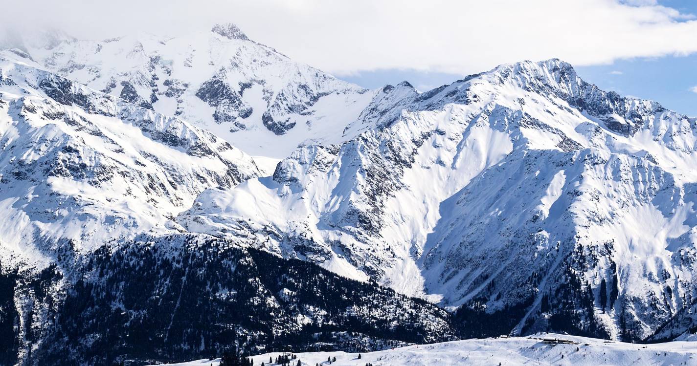 Dois mortos e um ferido grave após avalanche no norte de Itália