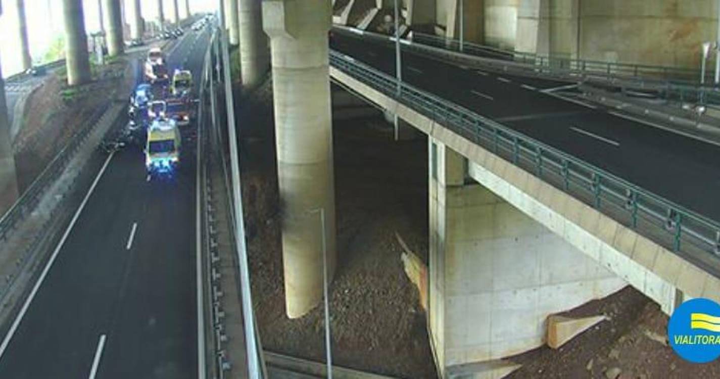 Bombeiros acionados para acidente junto ao aeroporto