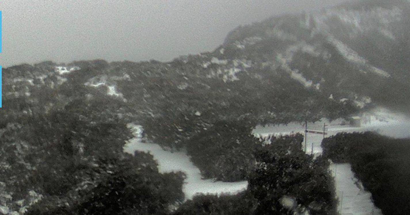 Neve cobre Achada do Teixeira após passagem da tempestade Therese