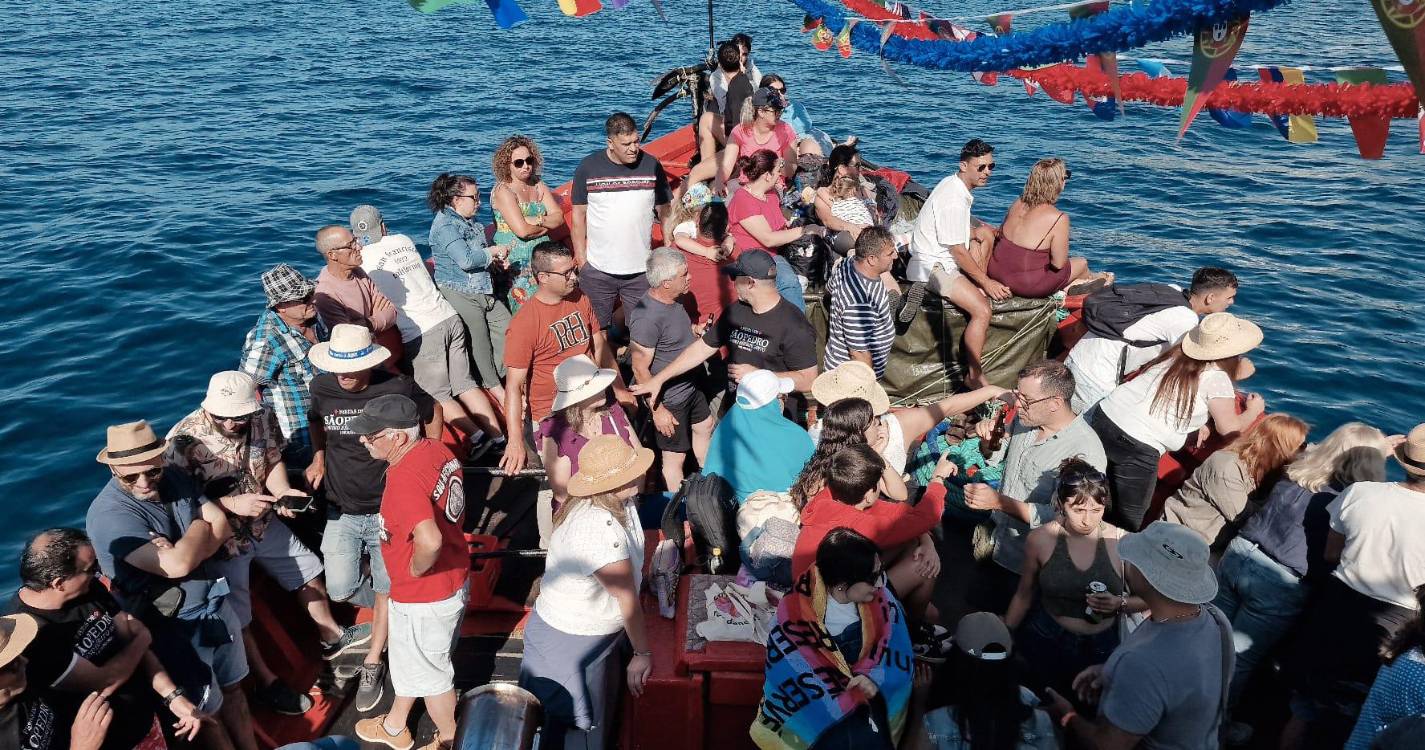 Tudo a postos para a procissão marítima em Câmara de Lobos
