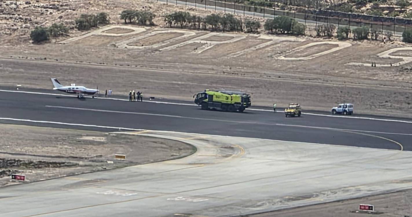 Pista do Aeroporto do Porto Santo encerrada devido a incidente com avião (com fotos)