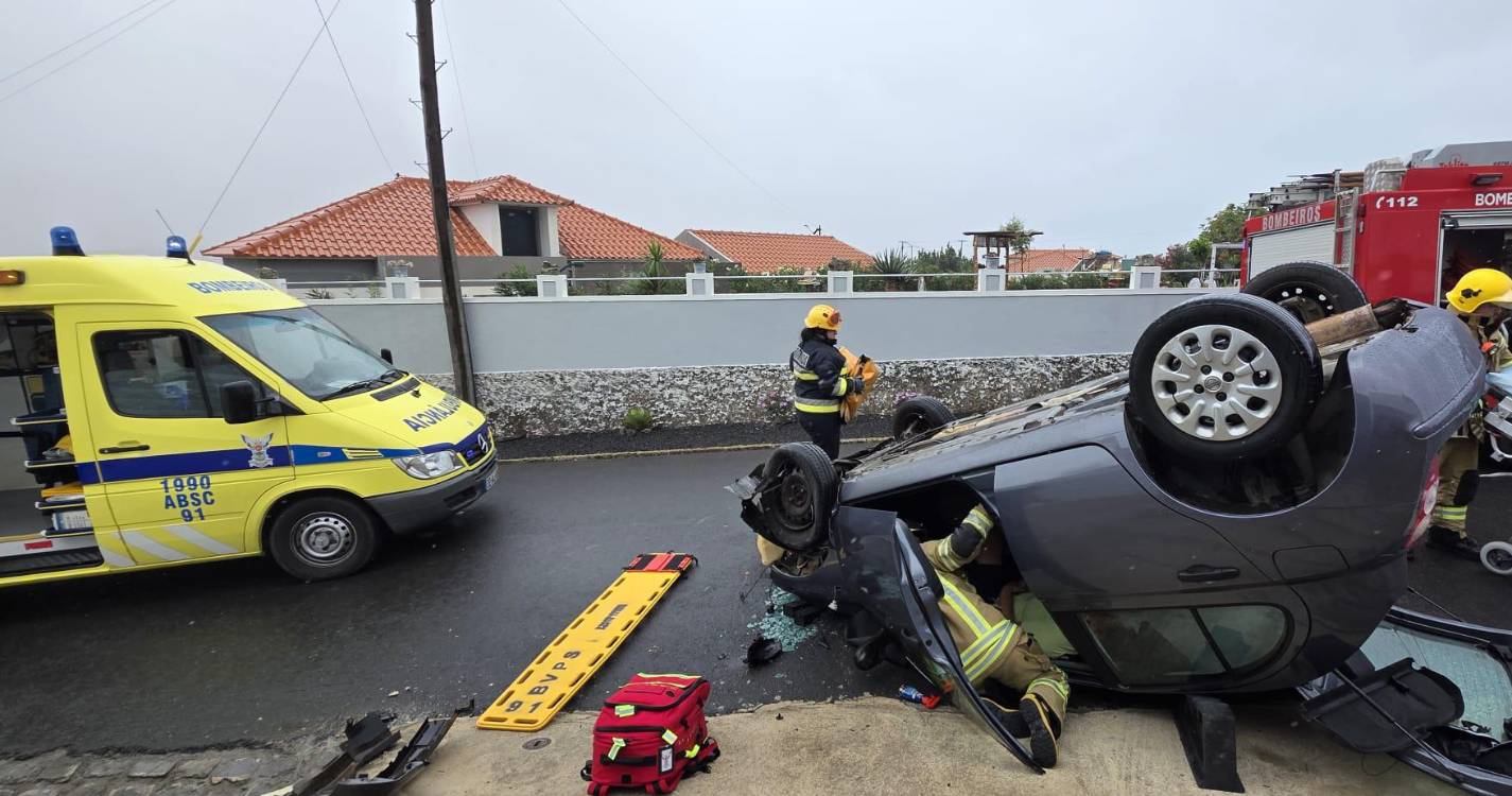Mulher ferida em capotamento no Porto Santo